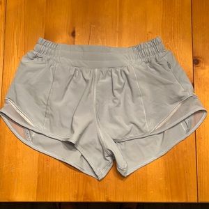 Lululemon- Hotty Hot lined shorts - 2.5inch